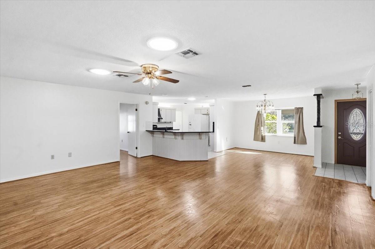 SEVEN LAKES PARK - Residential