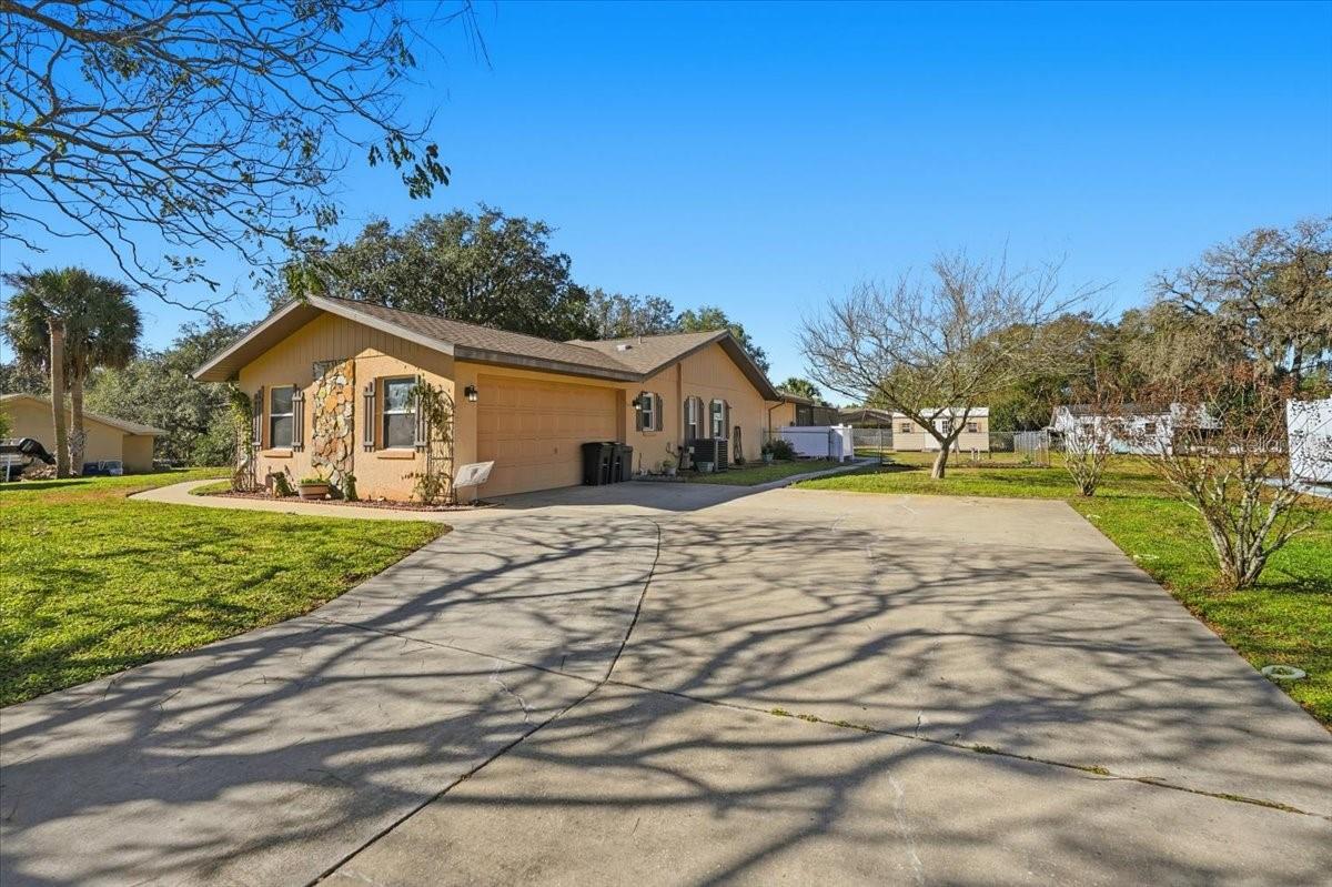 SEVEN LAKES PARK - Residential