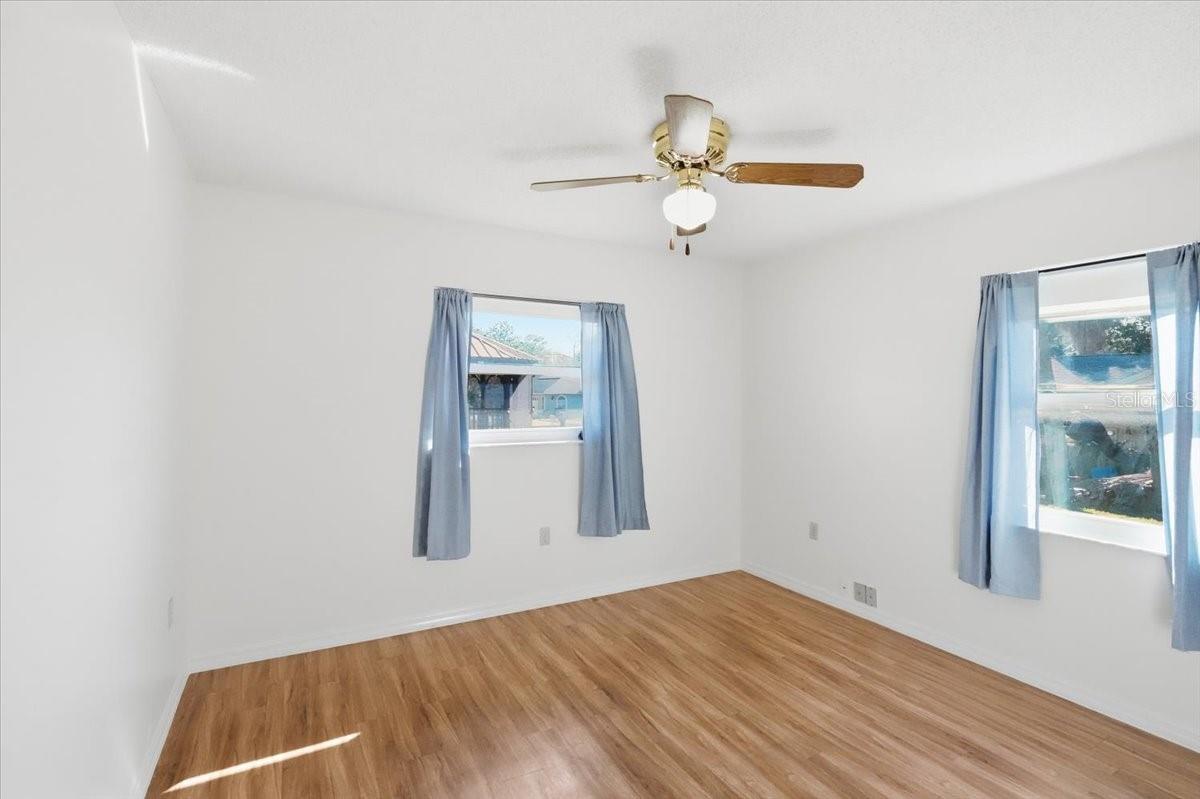 SEVEN LAKES PARK - Residential