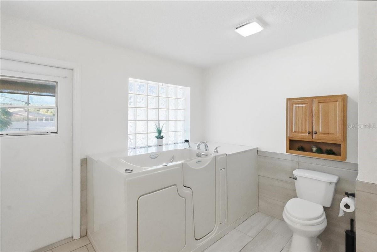 SEVEN LAKES PARK - Residential