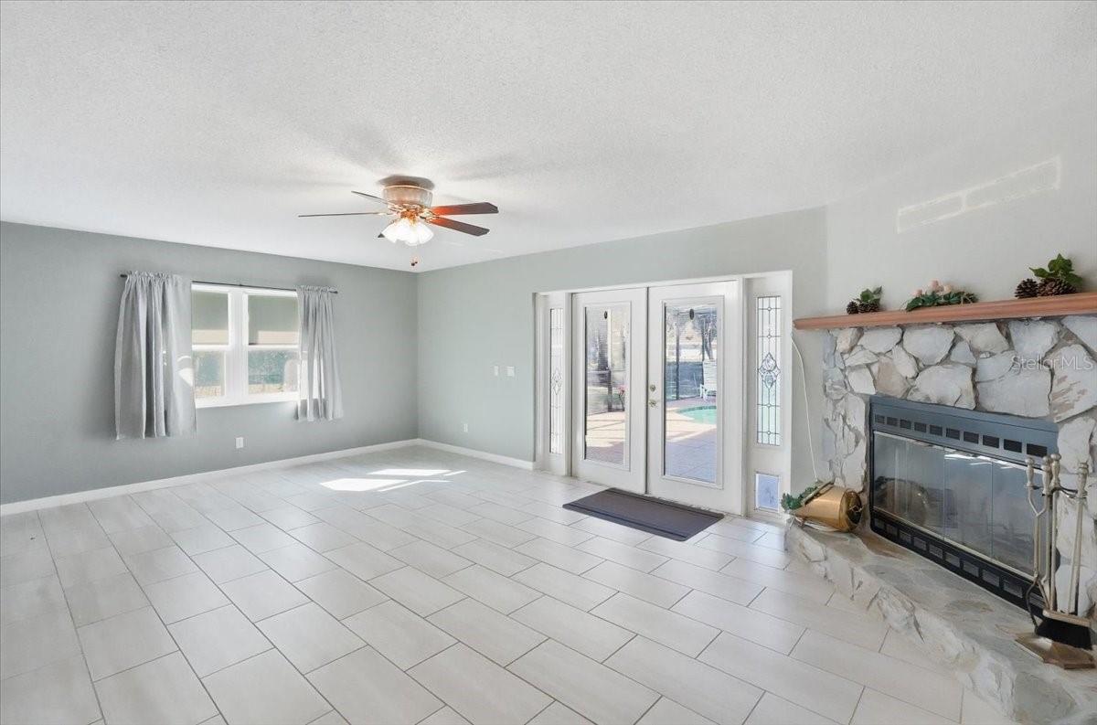 SEVEN LAKES PARK - Residential