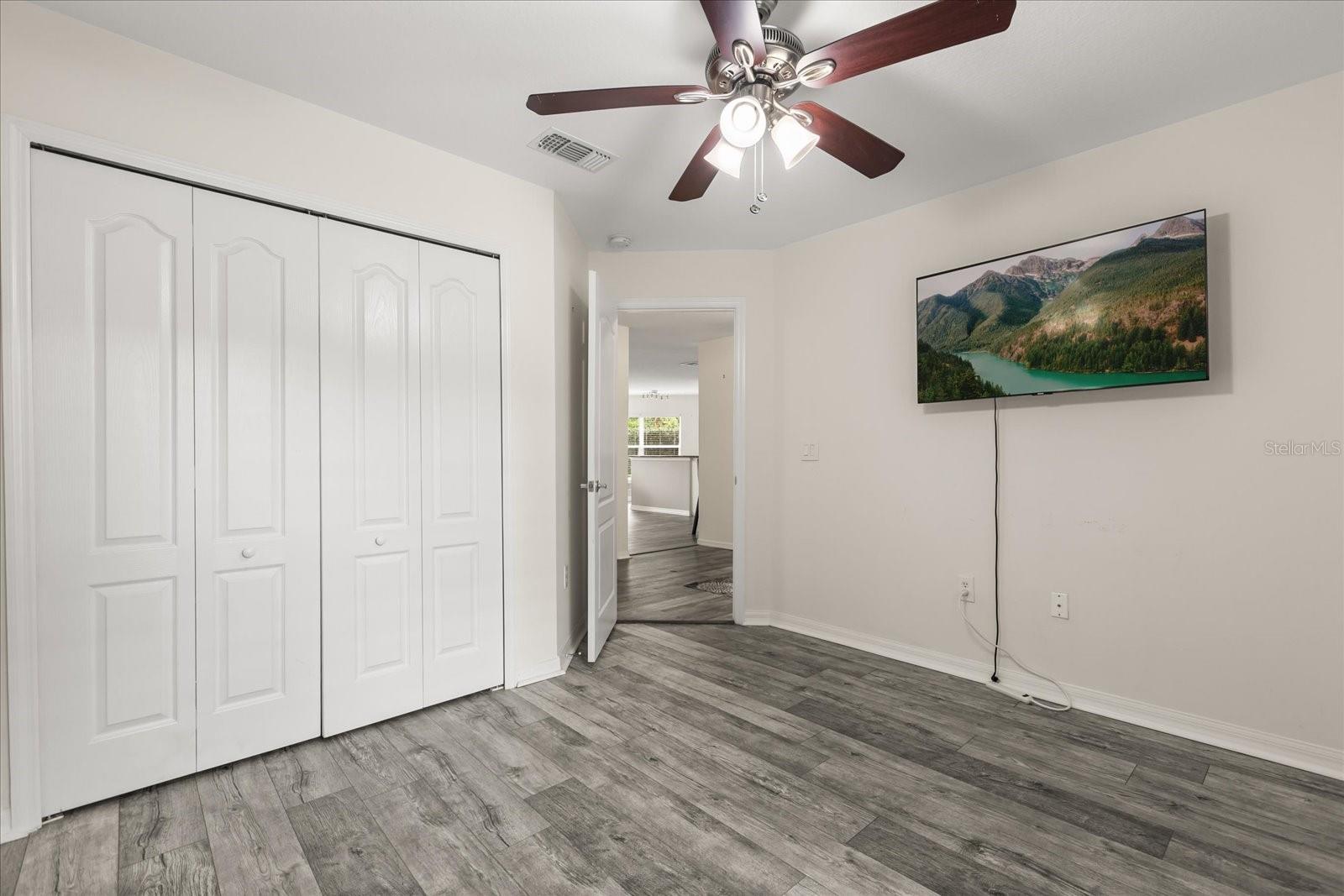 VILLAS EMERALD LAKE CONDO PH 4 - Residential