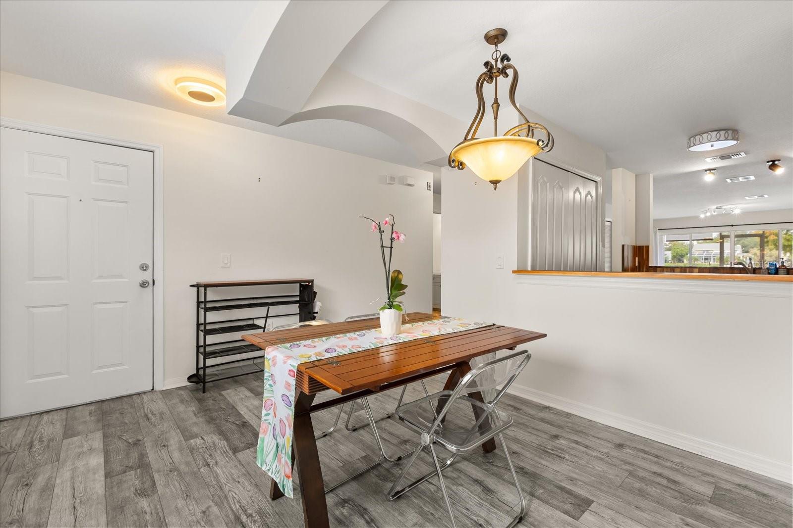 VILLAS EMERALD LAKE CONDO PH 4 - Residential