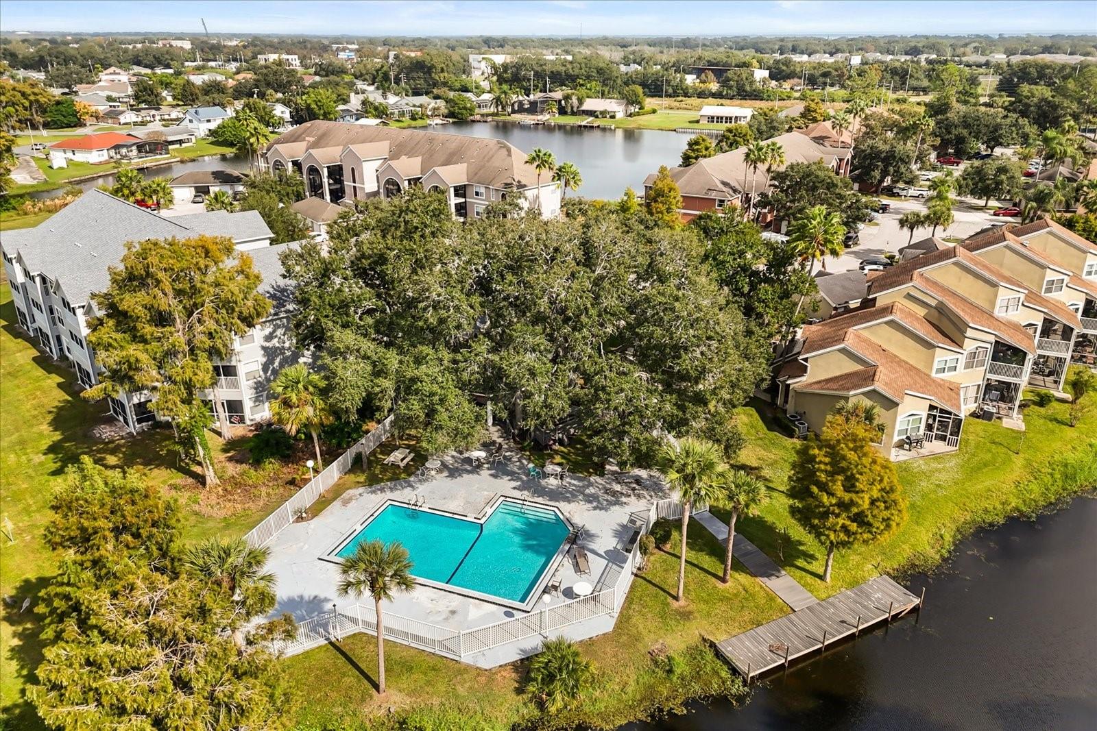 VILLAS EMERALD LAKE CONDO PH 4 - Residential