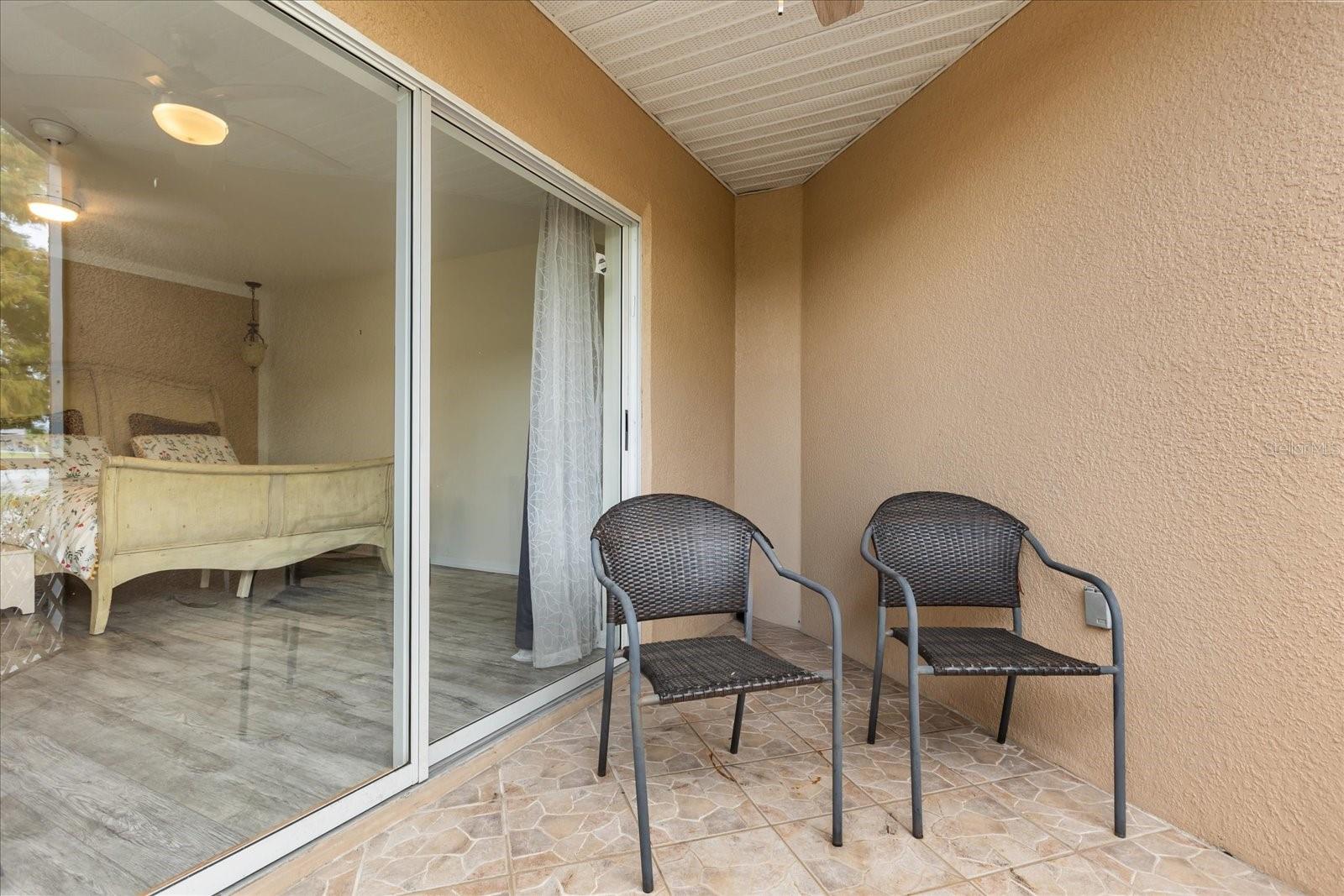 VILLAS EMERALD LAKE CONDO PH 4 - Residential