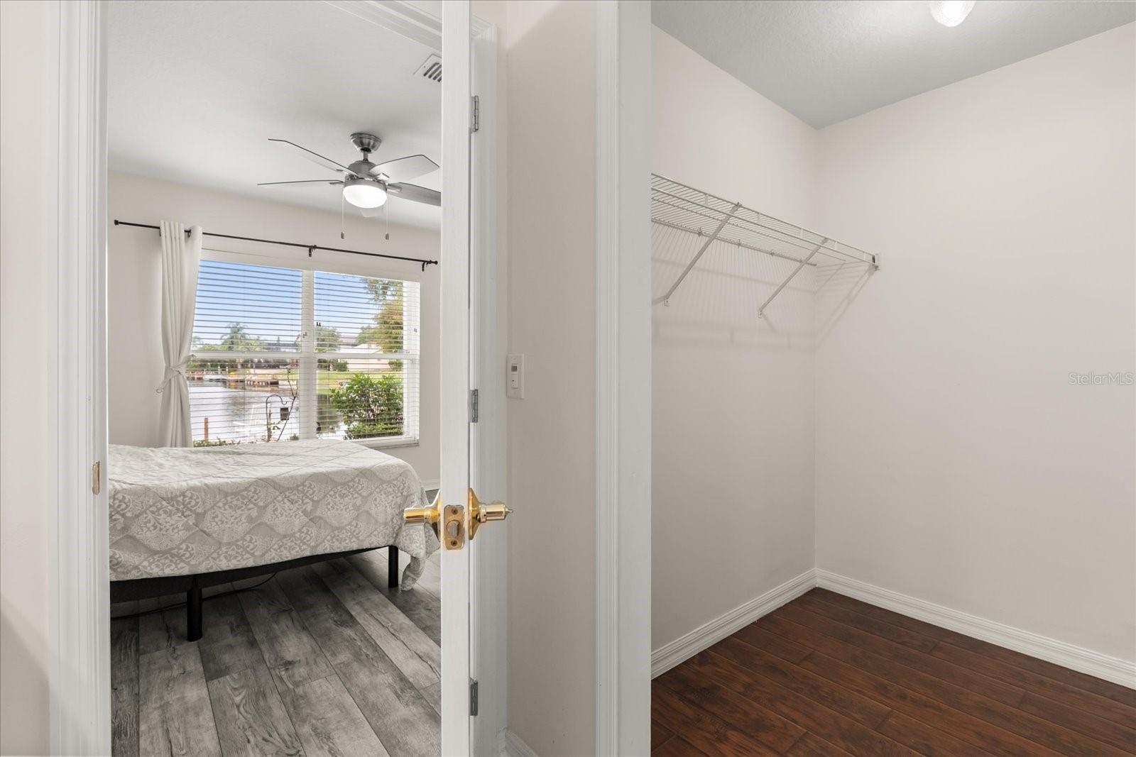 VILLAS EMERALD LAKE CONDO PH 4 - Residential