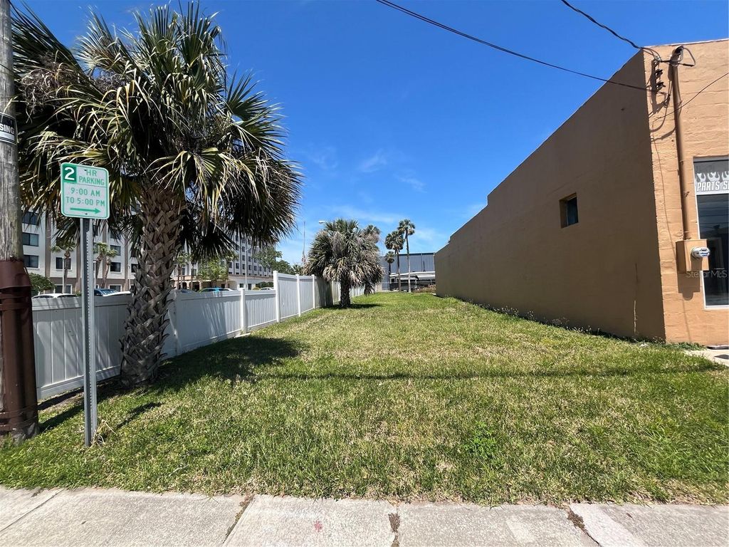 Photo of 112 Fairview Avenue, Daytona Beach, FL 32114 (MLS # O6307216)