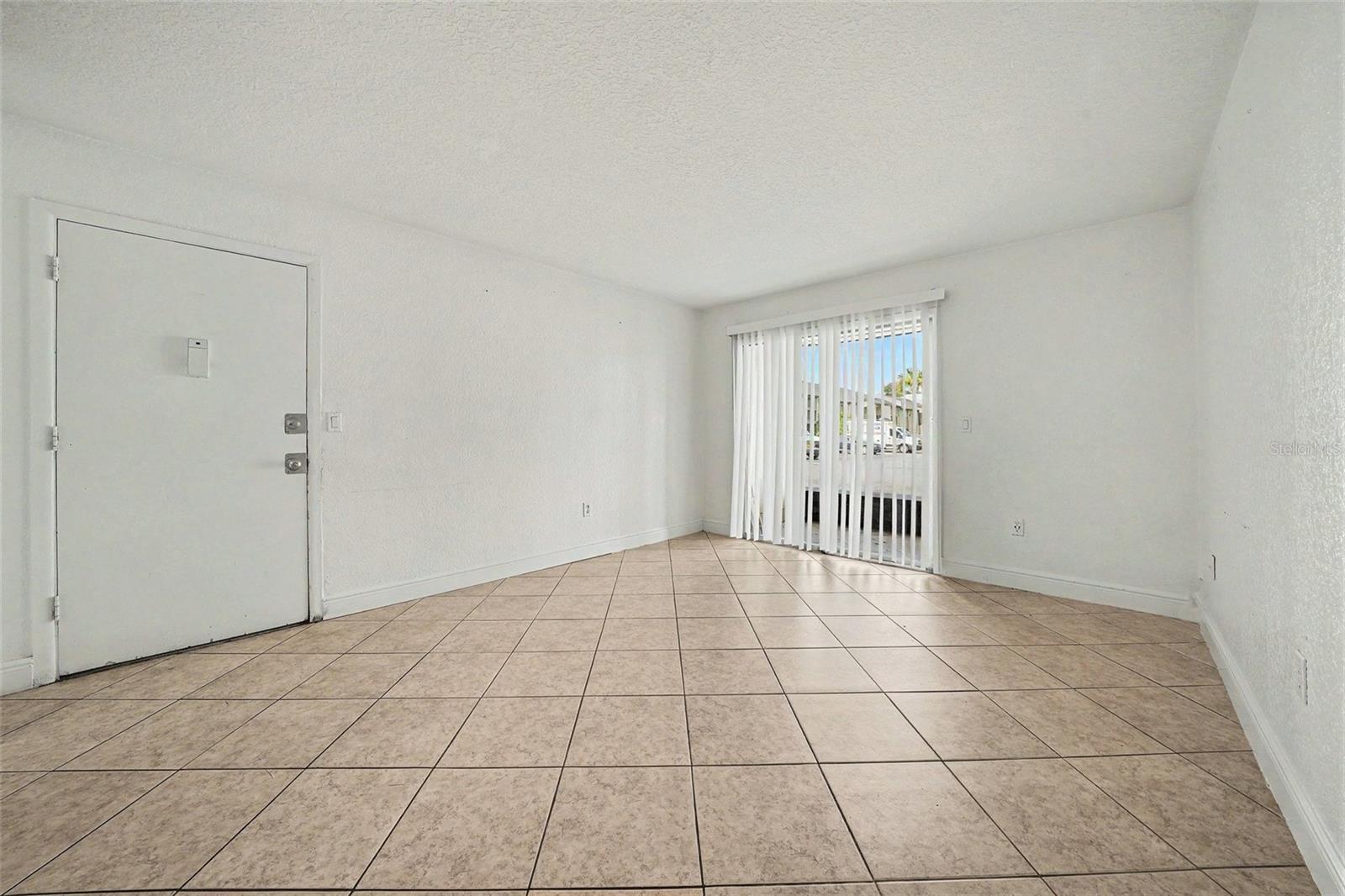 902 LAKE DESTINY ROAD A
