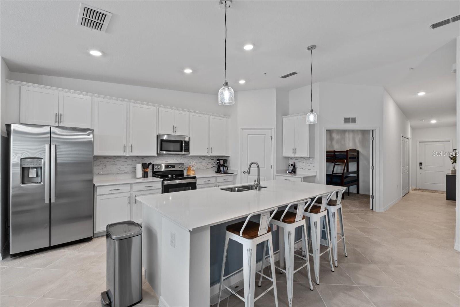 WELLEN PARK GOLF & COUNTRY CLUB - Residential Lease