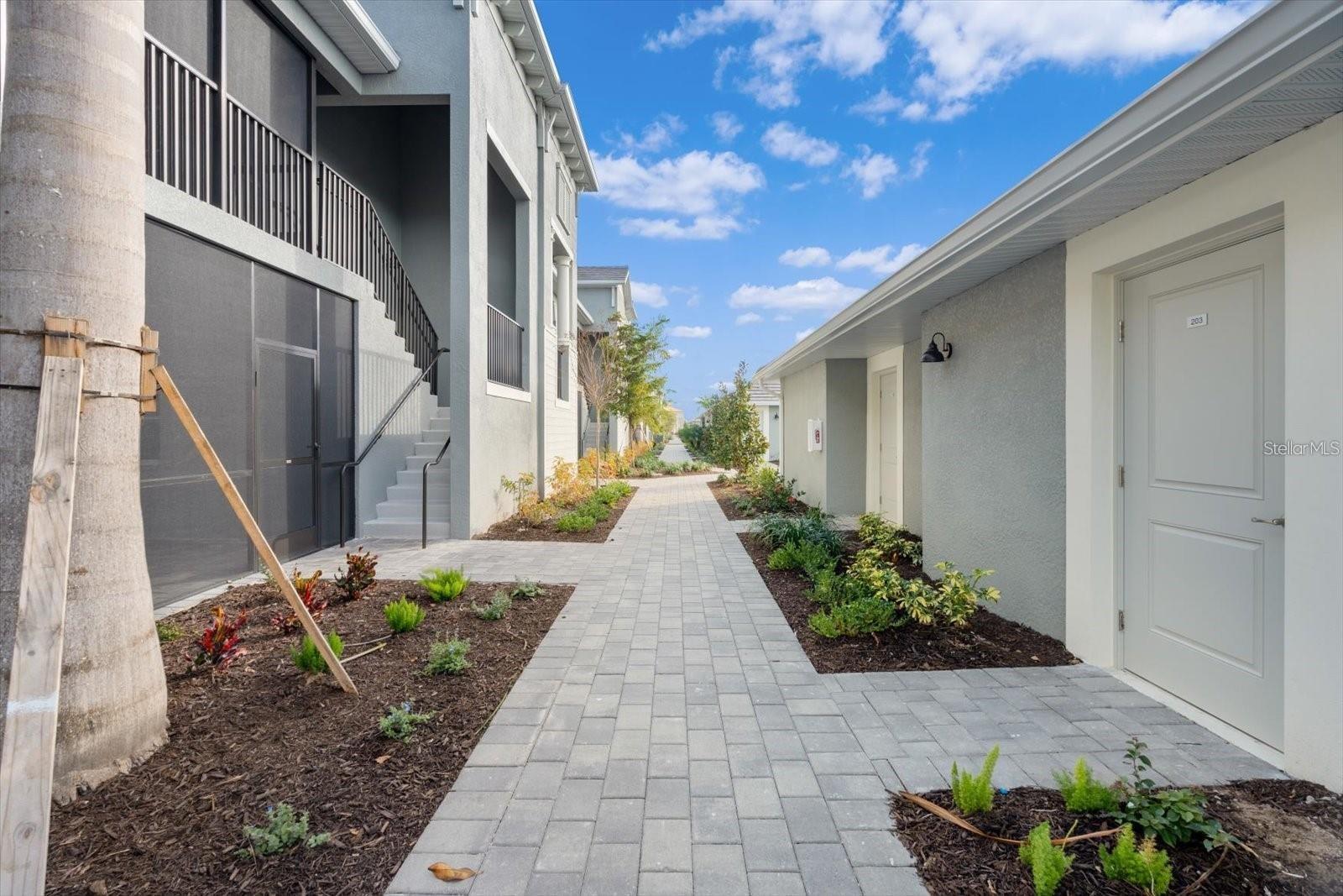 WELLEN PARK GOLF & COUNTRY CLUB - Residential Lease