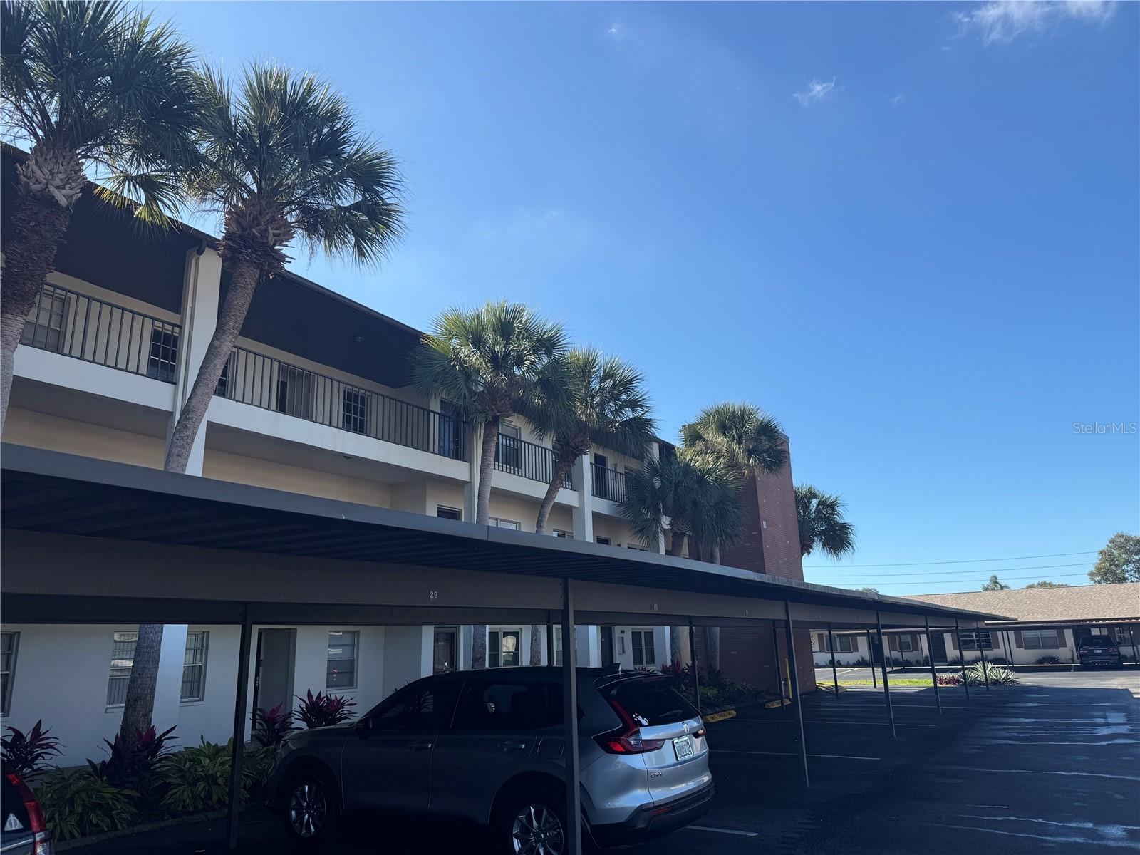 VILLAS AT COUNTRYSIDE THE - Residential