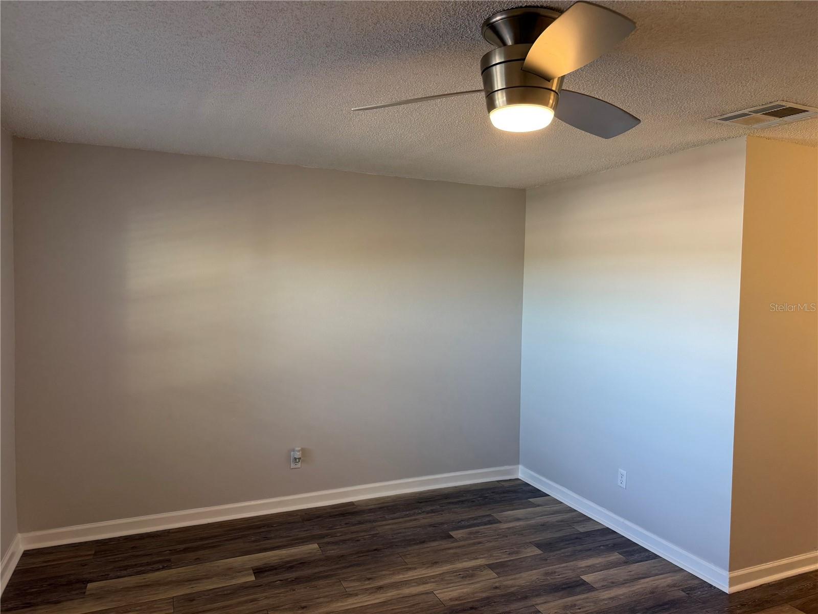 VILLAS AT COUNTRYSIDE THE - Residential