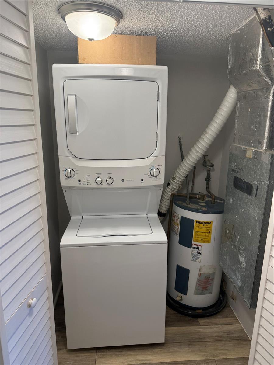 VILLAS AT COUNTRYSIDE THE - Residential