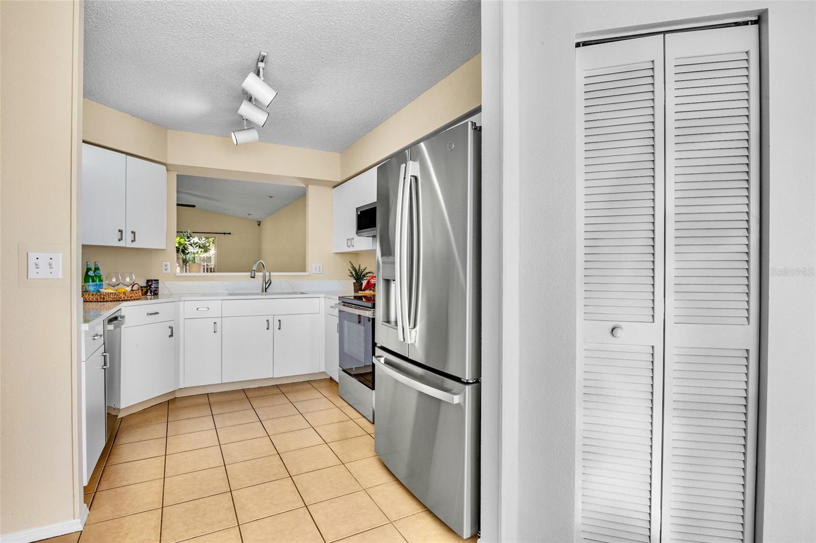 CORDOVA LAKES PH VII - Residential