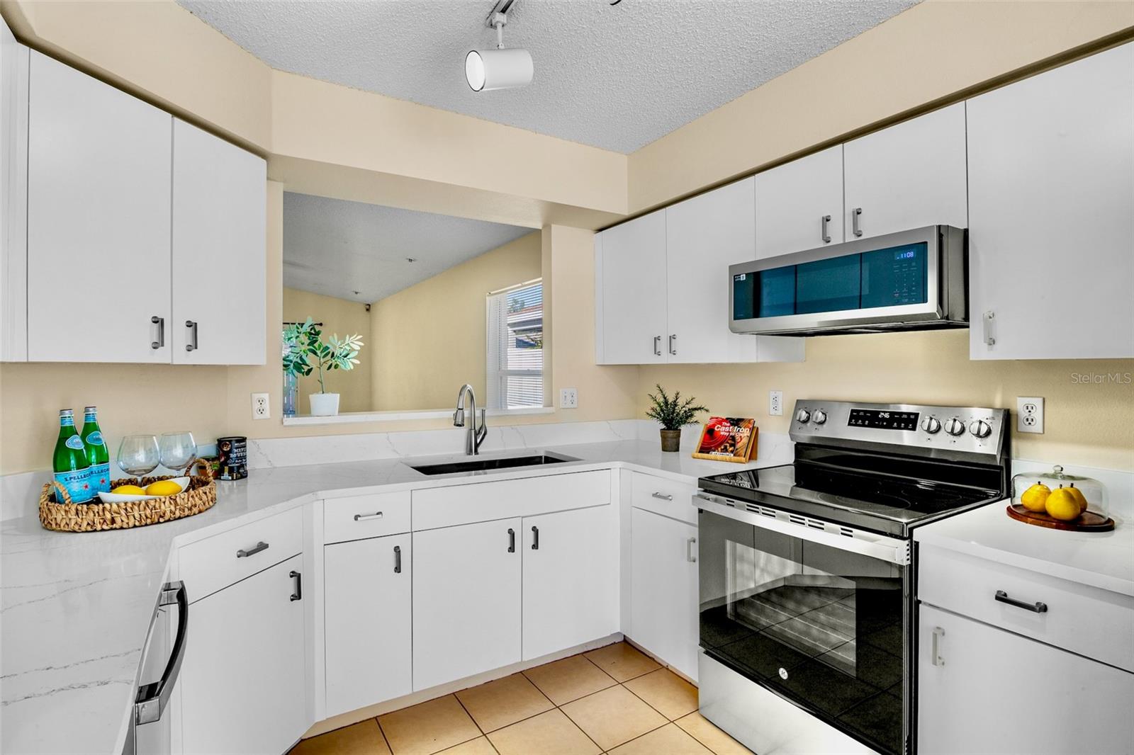 CORDOVA LAKES PH VII - Residential