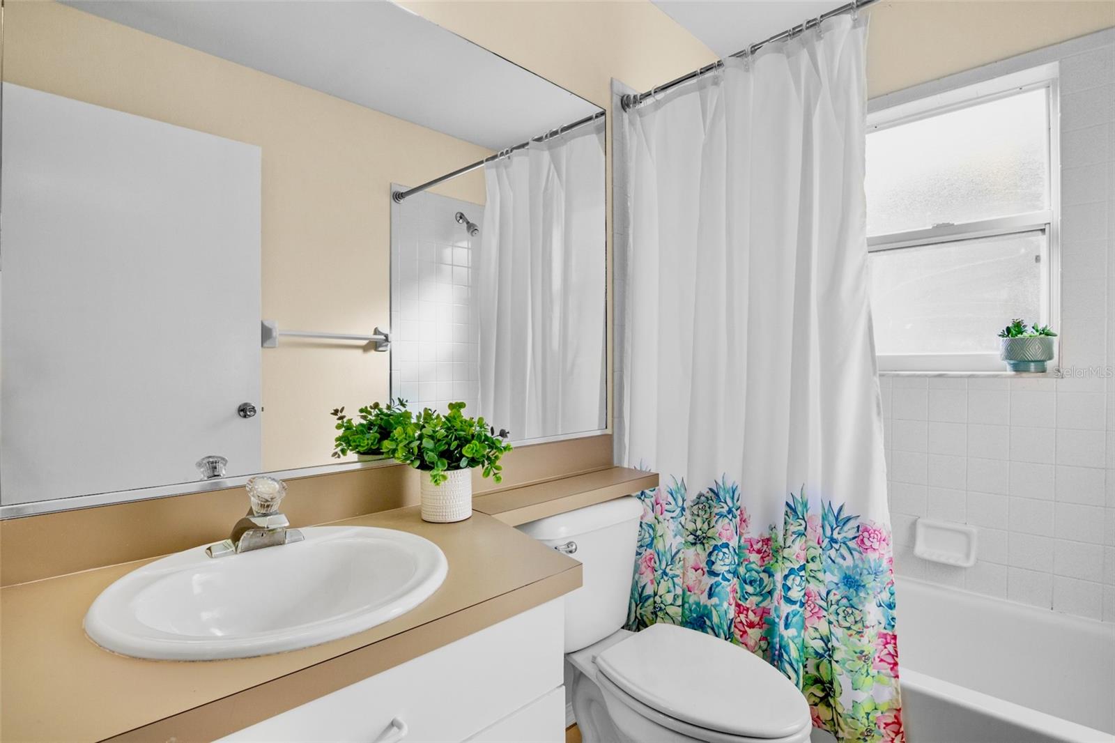 CORDOVA LAKES PH VII - Residential