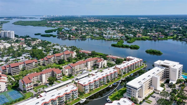 1300 N PORTOFINO DR APT 103, SARASOTA, FL 34242 - Image 4d7a7232d60e4aa091a2dd75ba07ab9e/1228754110