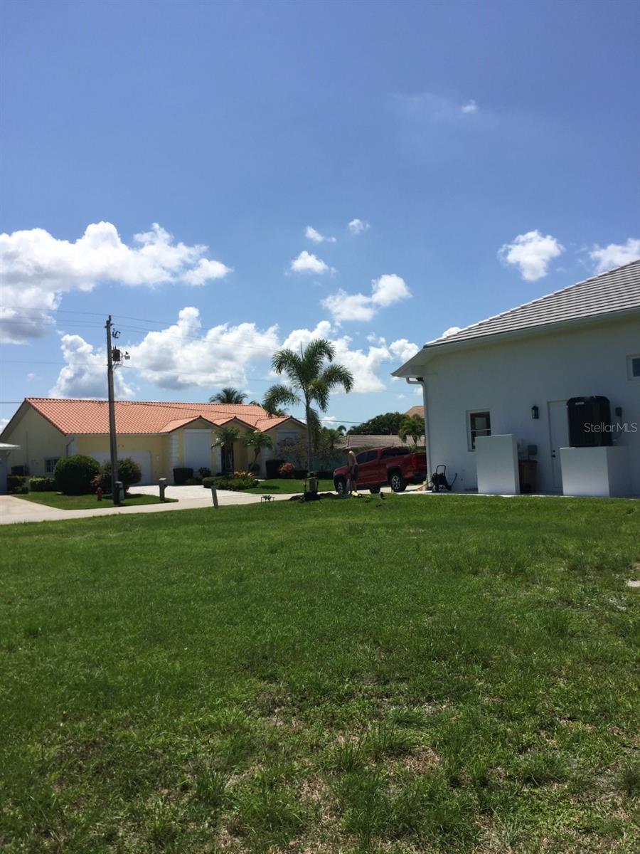 PUNTA GORDA ISLES SEC 24 - Land