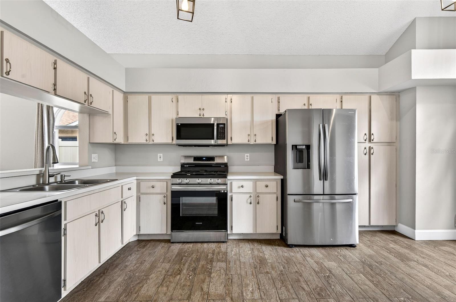 MEADOWBROOKE AT SUMMERFIELD UN - Residential