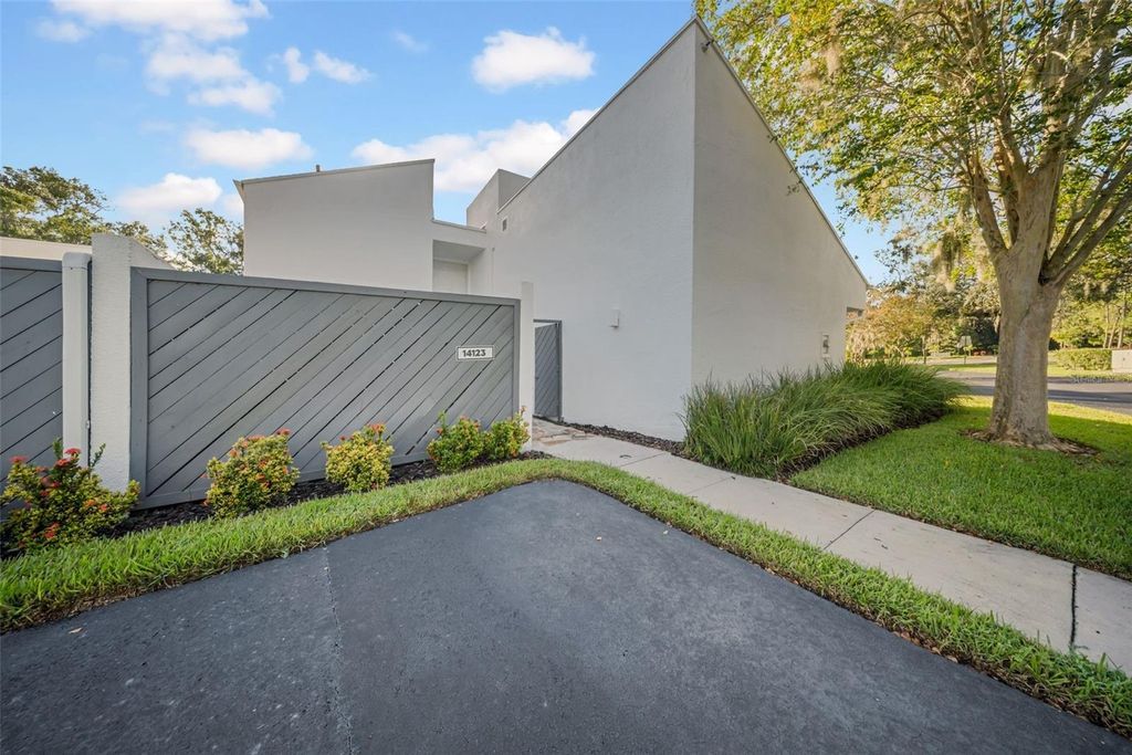 Photo of 14123 Cypress Circle #14123, Tampa, FL 33618 (MLS # O6341891)