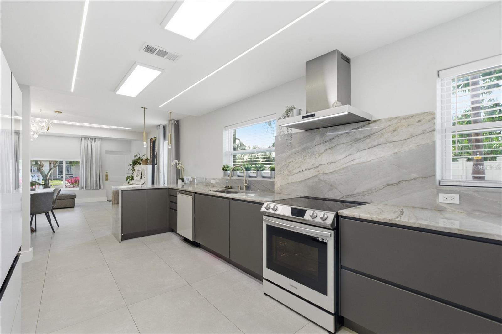 MANATEE GARDENS THIRD SEC - Residential