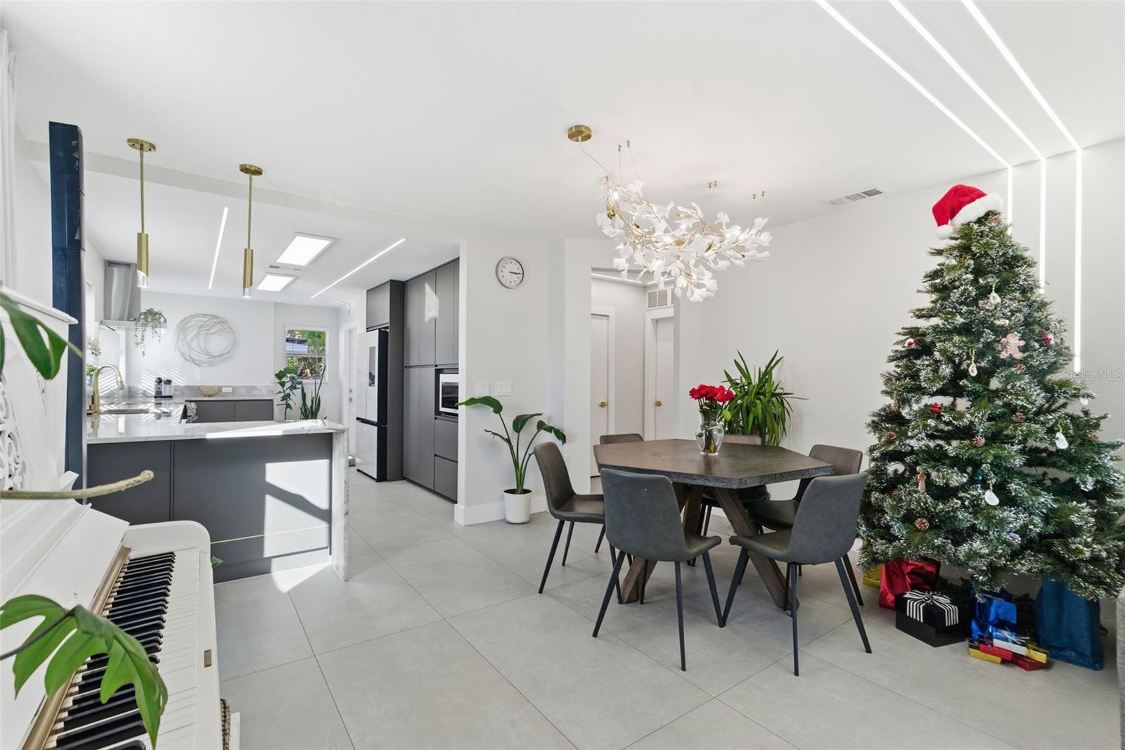 MANATEE GARDENS THIRD SEC - Residential