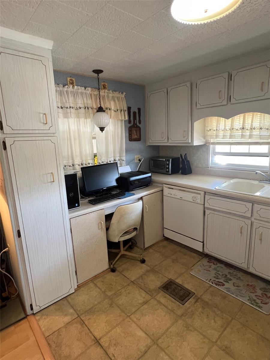 FOUR SEASONS ESTATE RESIDENT OWNED COMMUNITY INC - Residential