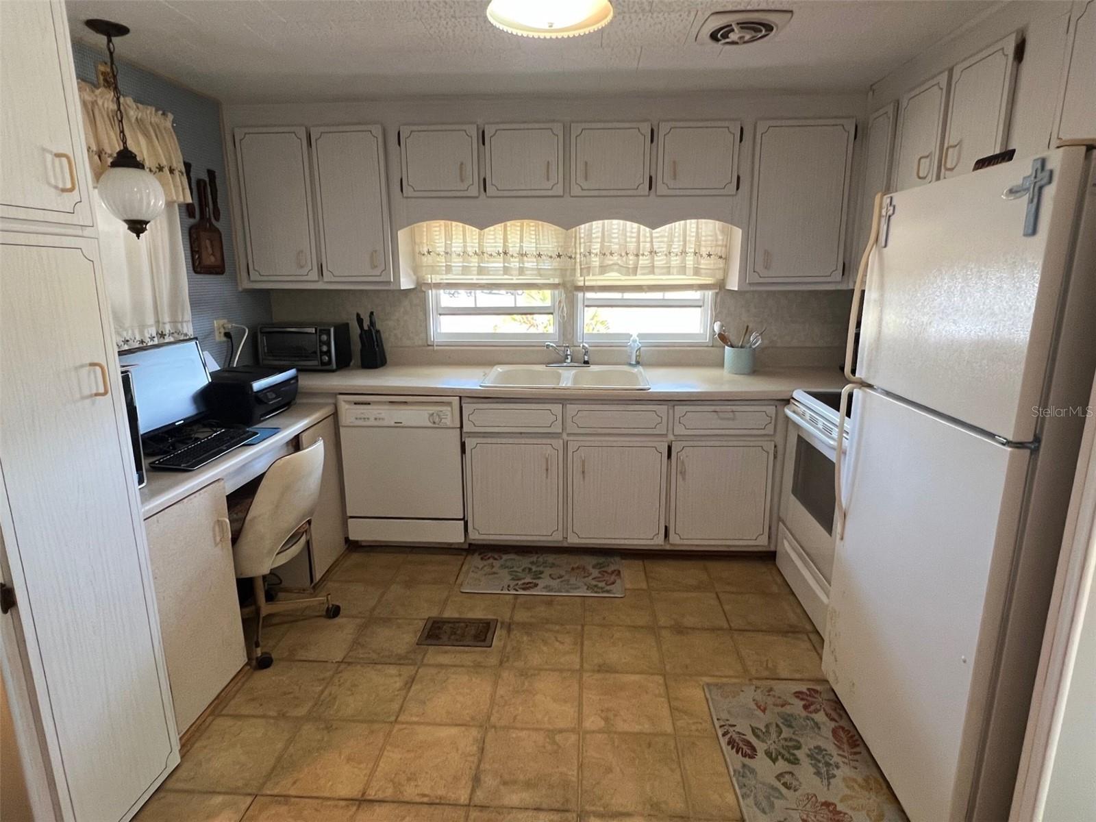 FOUR SEASONS ESTATE RESIDENT OWNED COMMUNITY INC - Residential