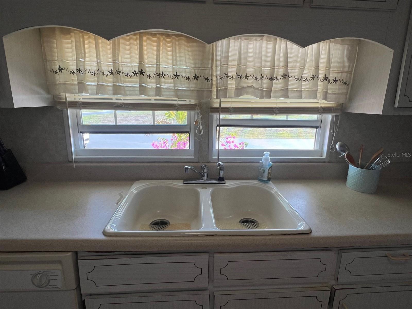 FOUR SEASONS ESTATE RESIDENT OWNED COMMUNITY INC - Residential