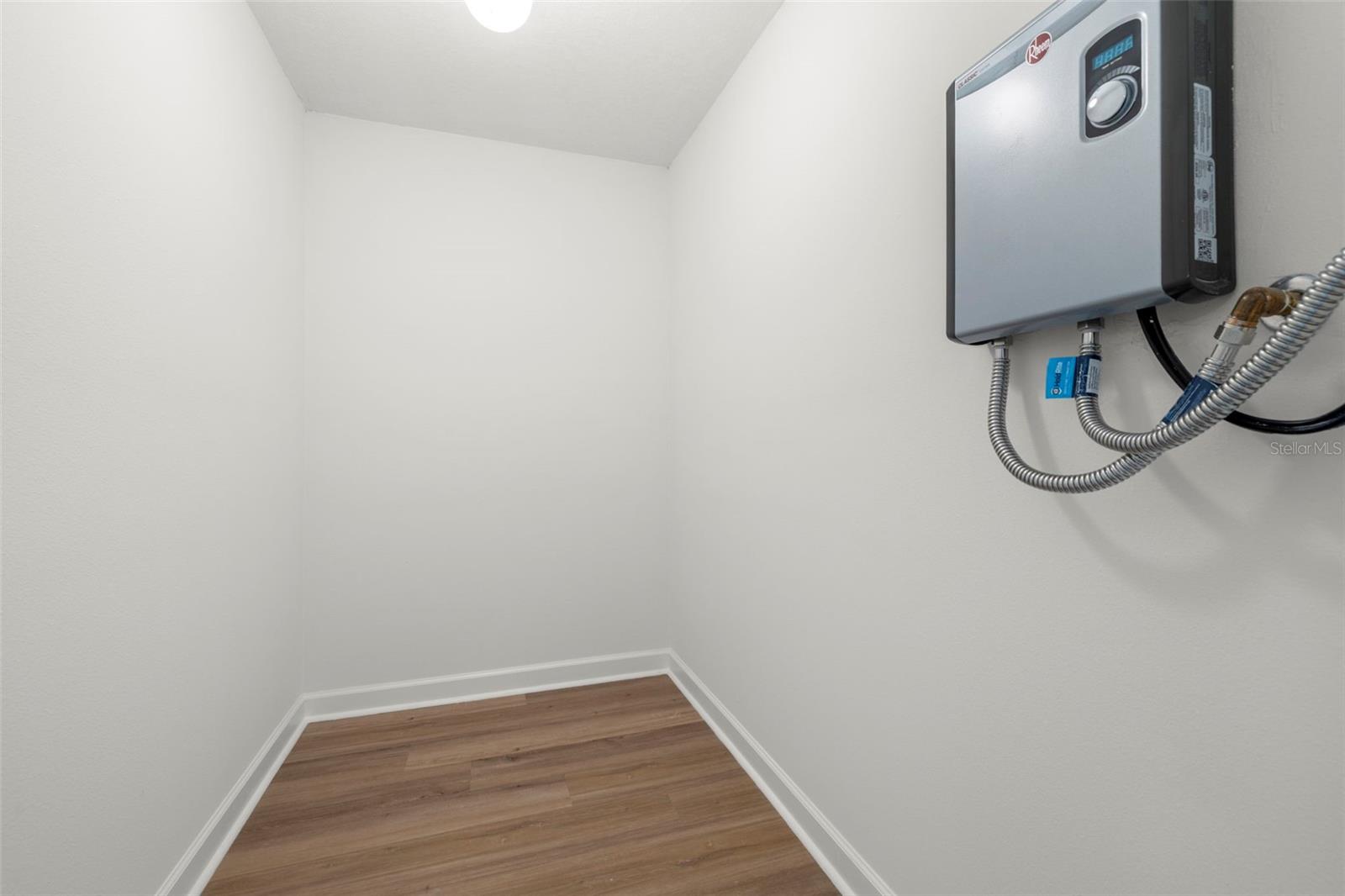 WINDRUSH COVE PH 1 CONDO - Residential