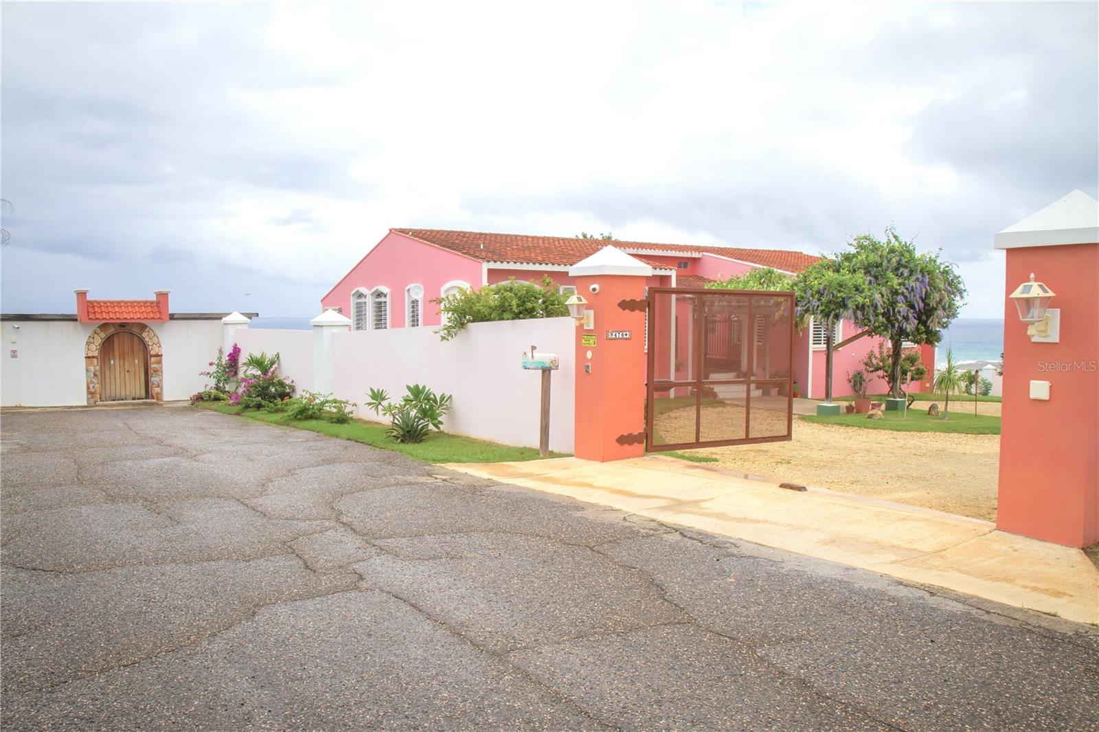 SECTOR LAS UVAS, BO. JOBOS - Residential