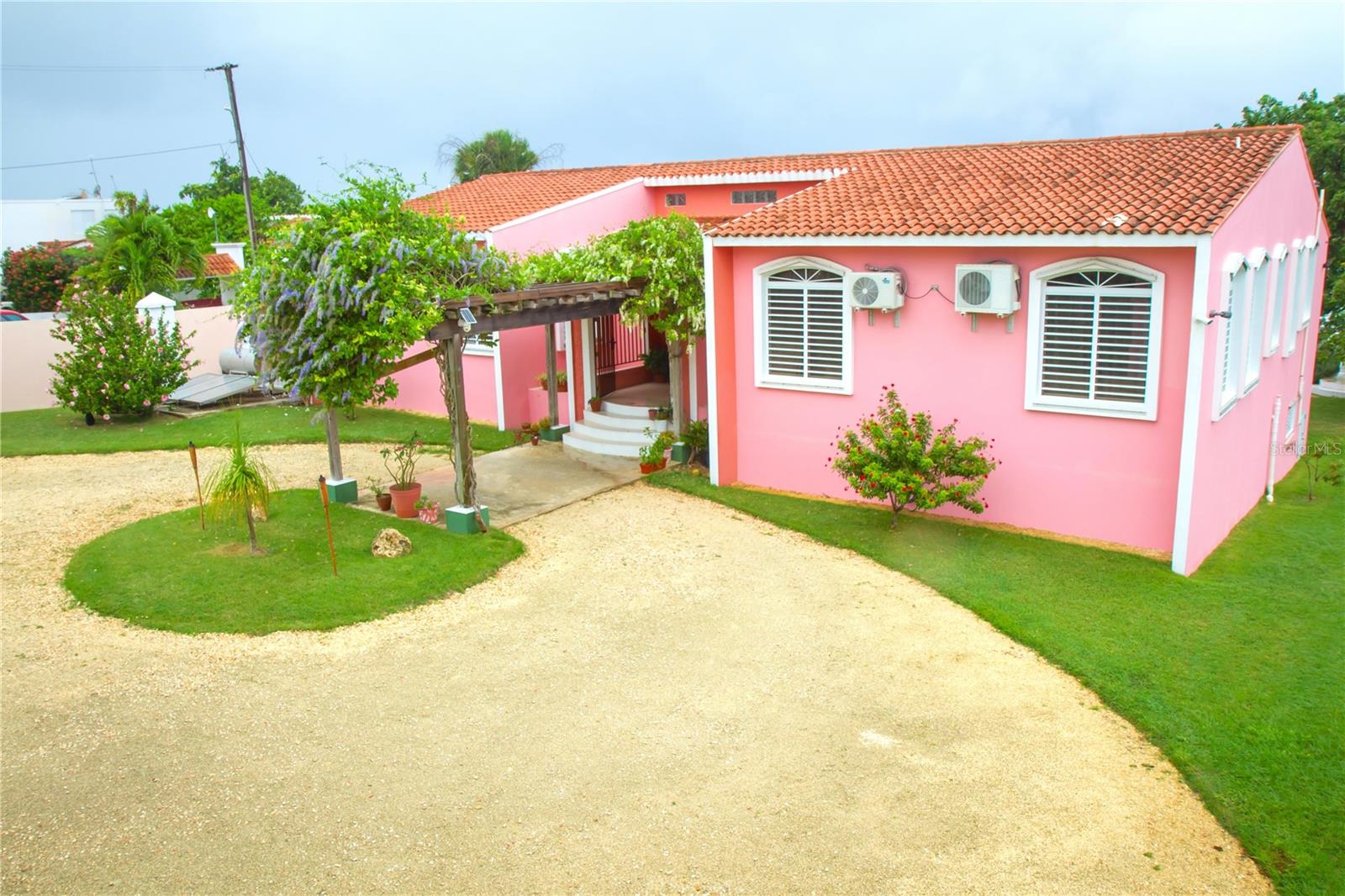 SECTOR LAS UVAS, BO. JOBOS - Residential