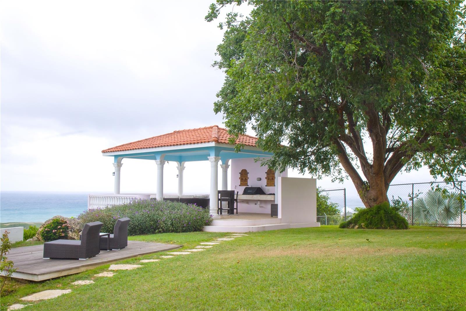 SECTOR LAS UVAS, BO. JOBOS - Residential