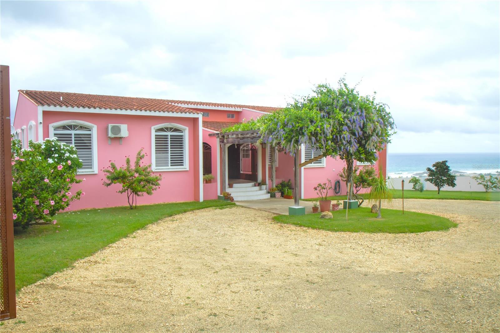 SECTOR LAS UVAS, BO. JOBOS - Residential