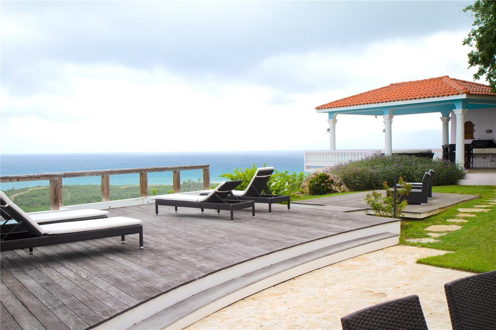 SECTOR LAS UVAS, BO. JOBOS - Residential