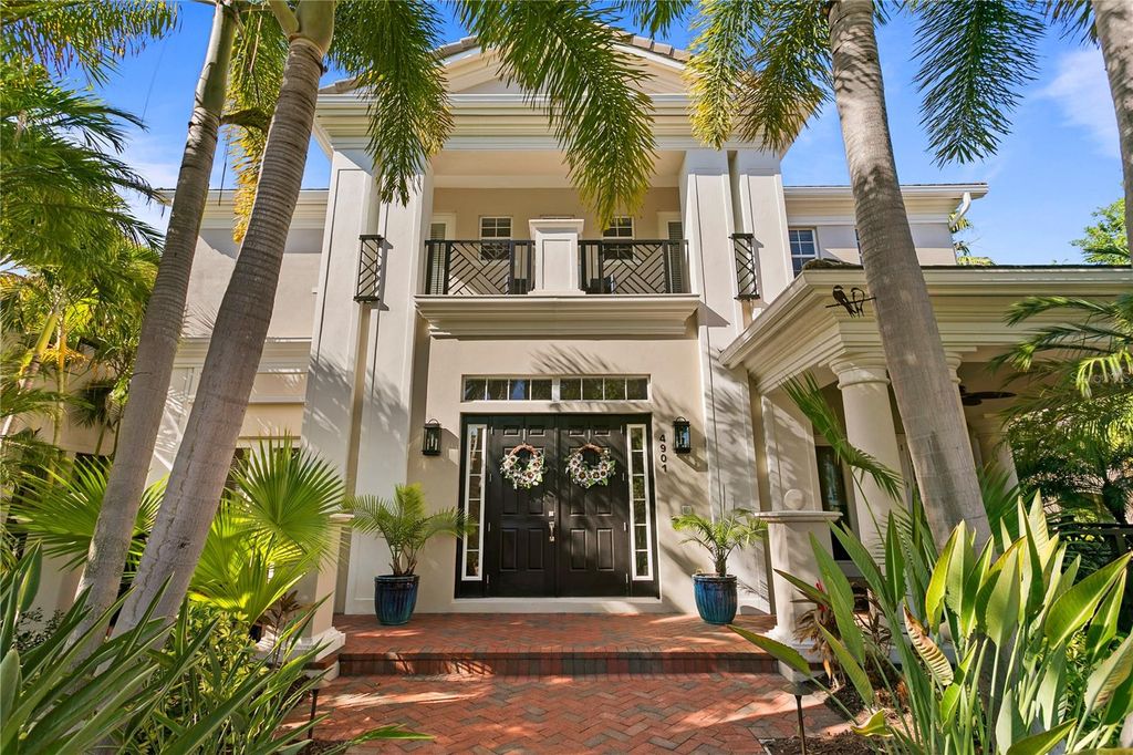 Photo of 4901 YACHT CLUB DRIVE, TAMPA, FL 33616 (MLS # T3434392)