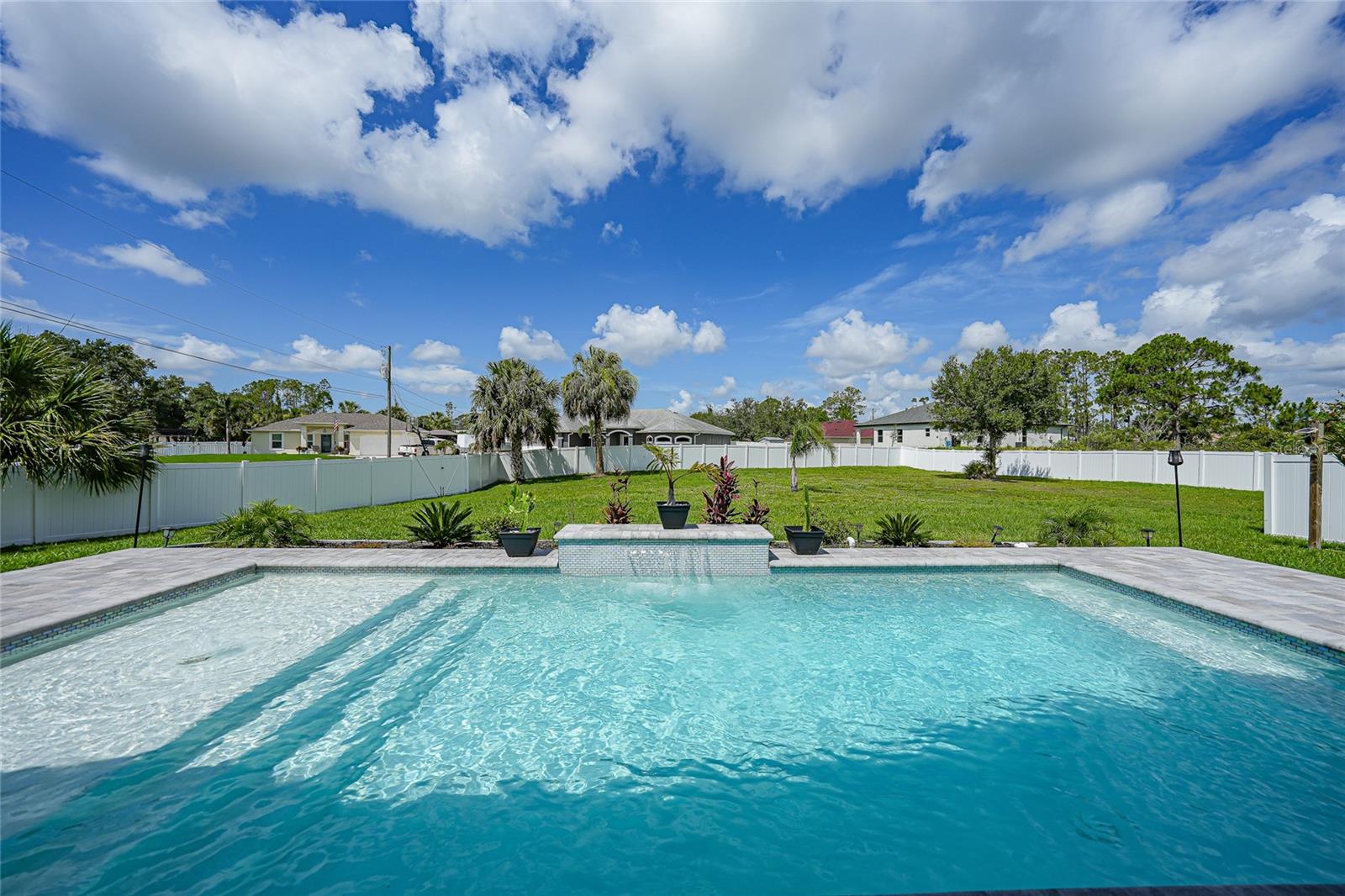 1523 NAPOLEON ROAD