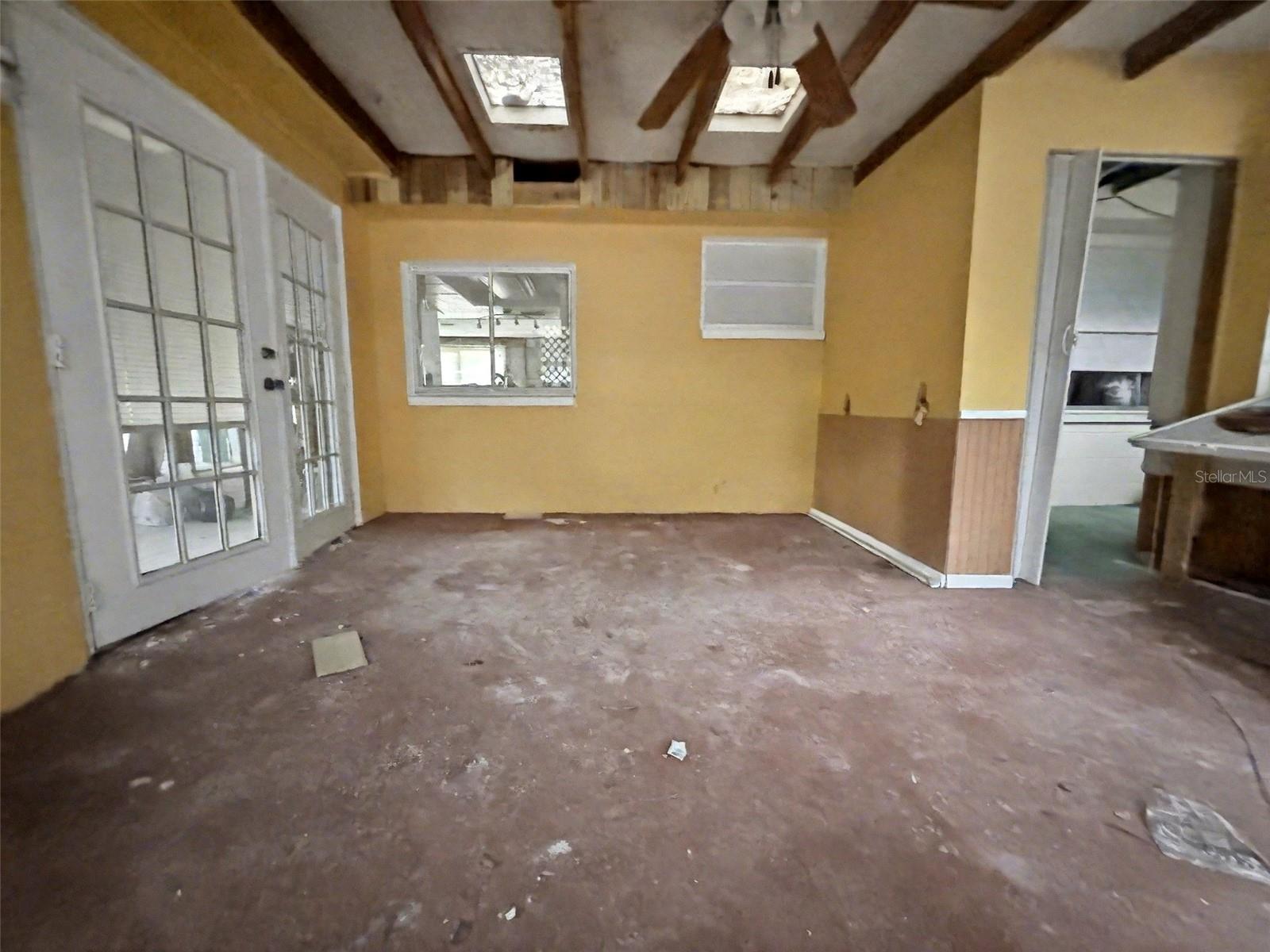 WEST PORT SUB - Residential