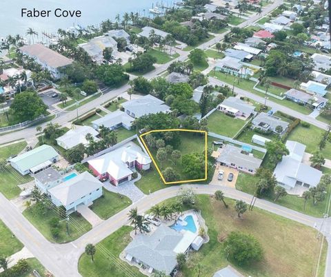 CORAL CIRCLE FORT PIERCE FL 34949