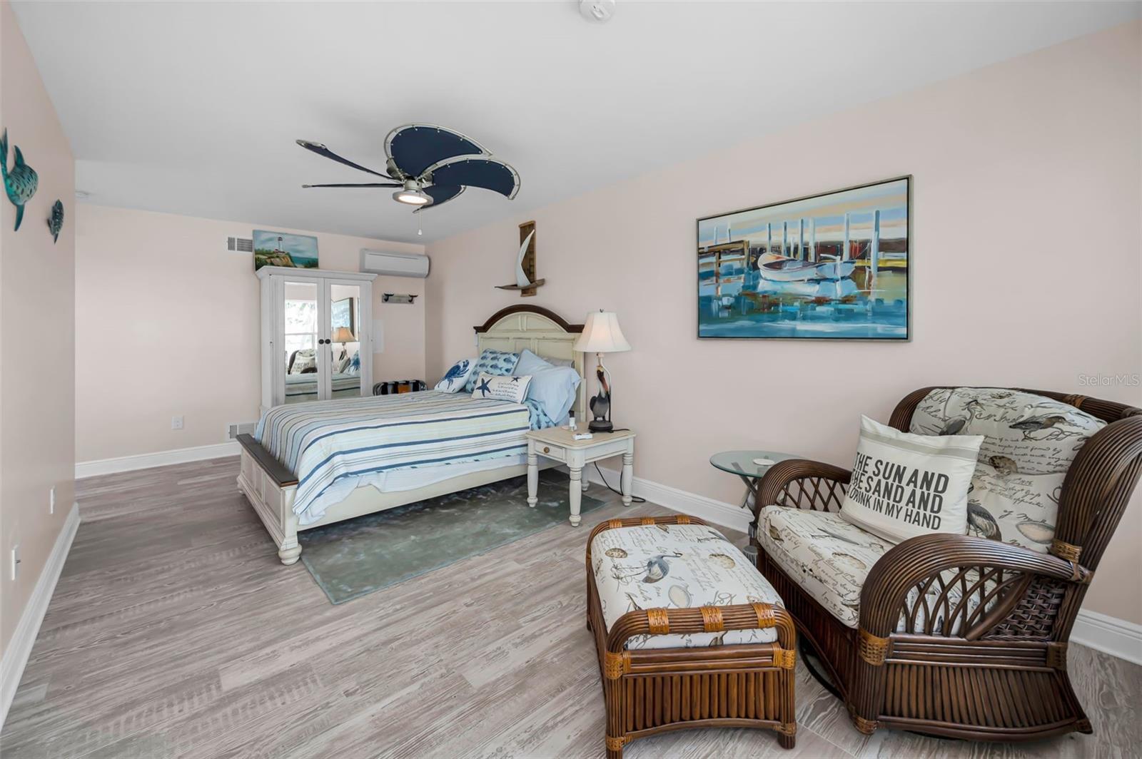 SEA BREEZE ISLAND - Residential