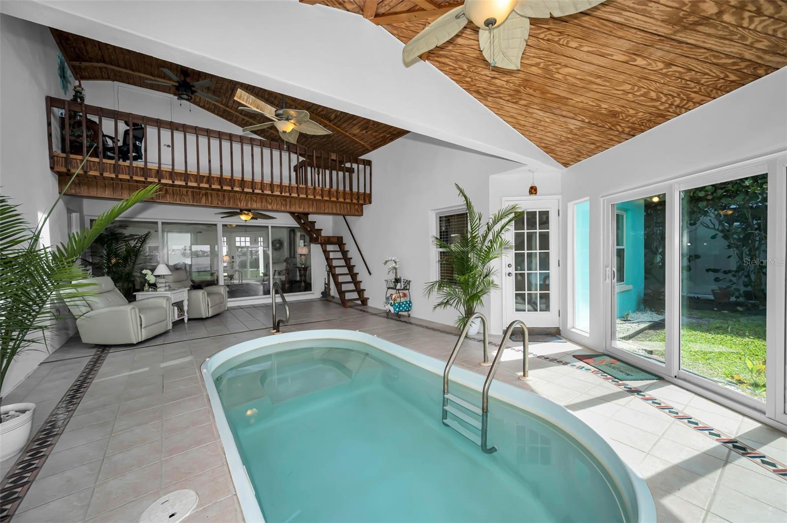SEA BREEZE ISLAND - Residential