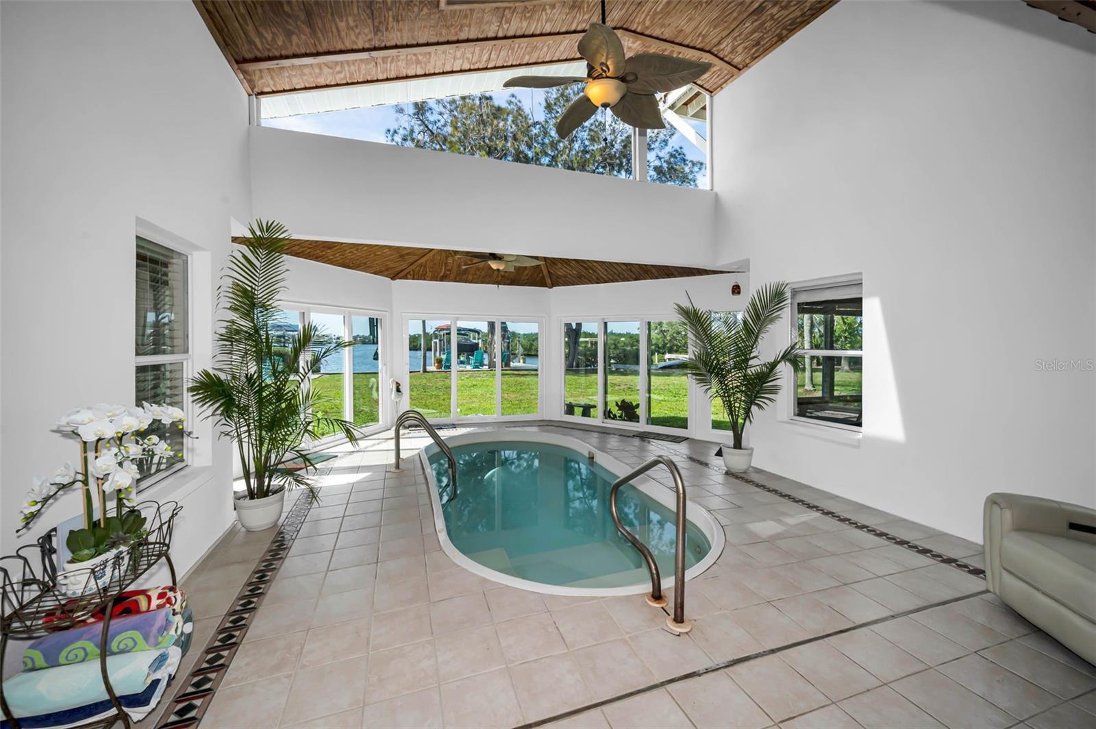 SEA BREEZE ISLAND - Residential