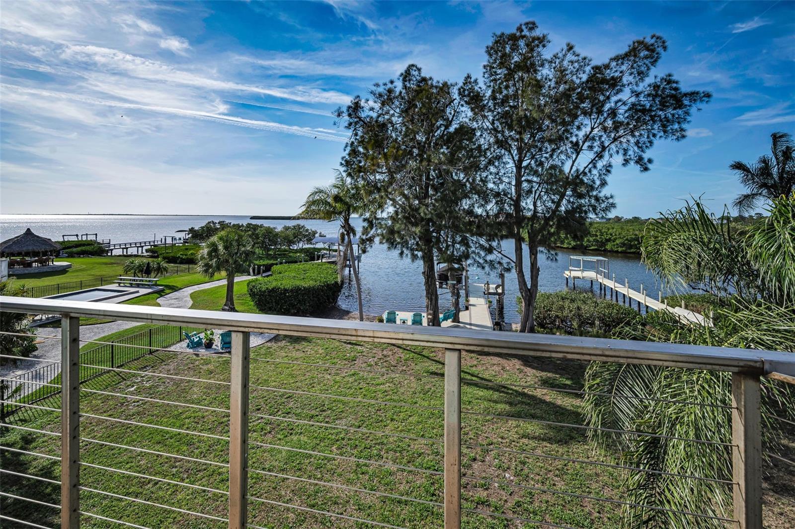 SEA BREEZE ISLAND - Residential