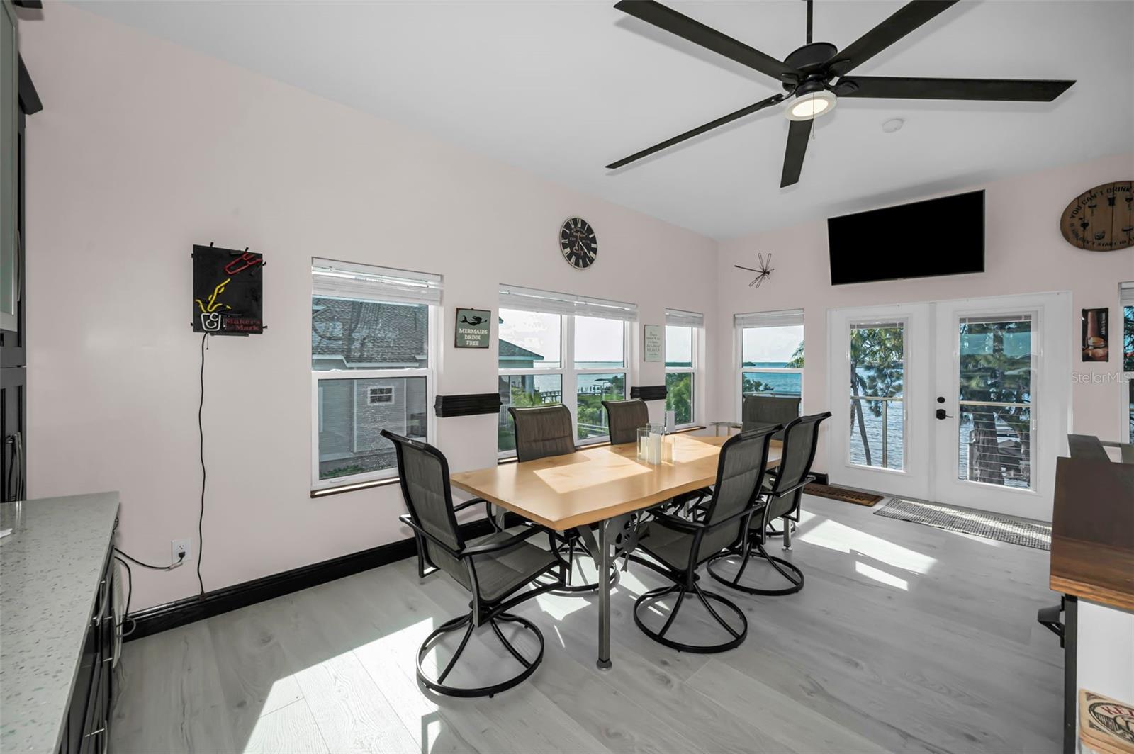 SEA BREEZE ISLAND - Residential