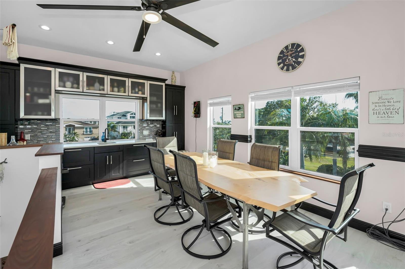 SEA BREEZE ISLAND - Residential