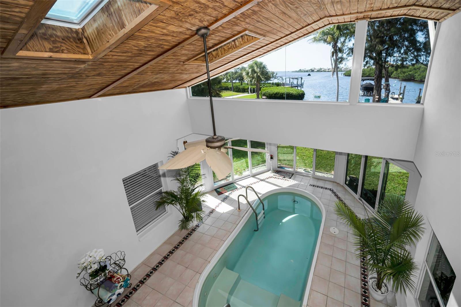 1626 SEA BREEZE DRIVE