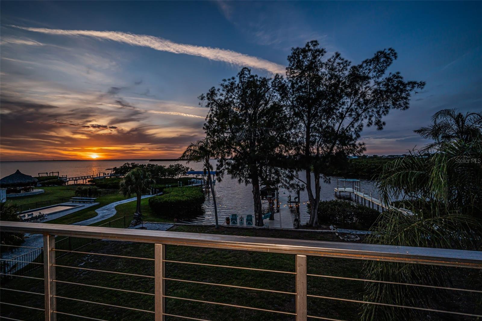 SEA BREEZE ISLAND - Residential