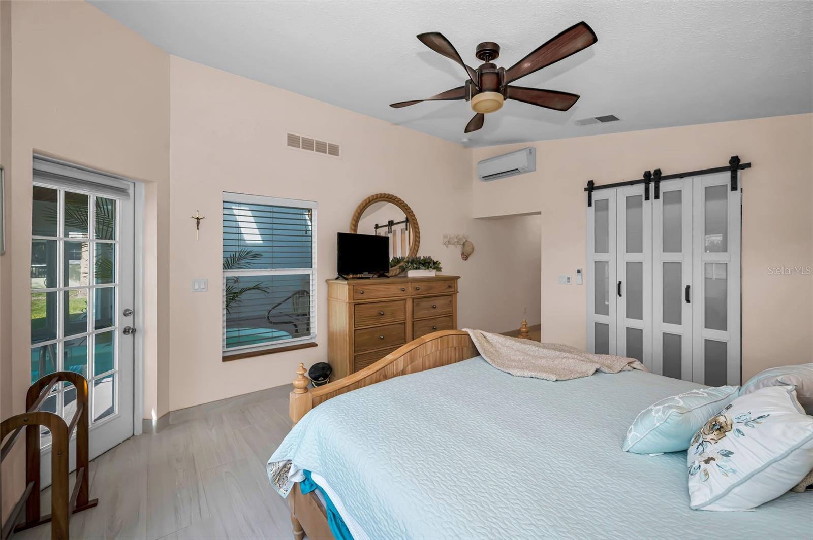 SEA BREEZE ISLAND - Residential