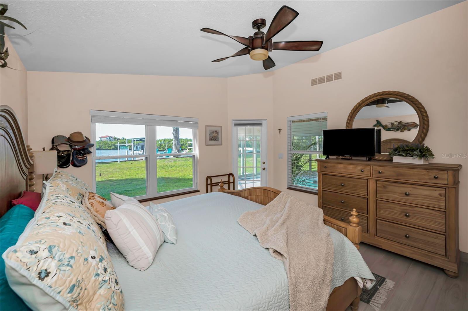 SEA BREEZE ISLAND - Residential