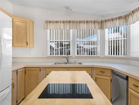 43 Red Quill Circle, Lake Wales, FL 33898